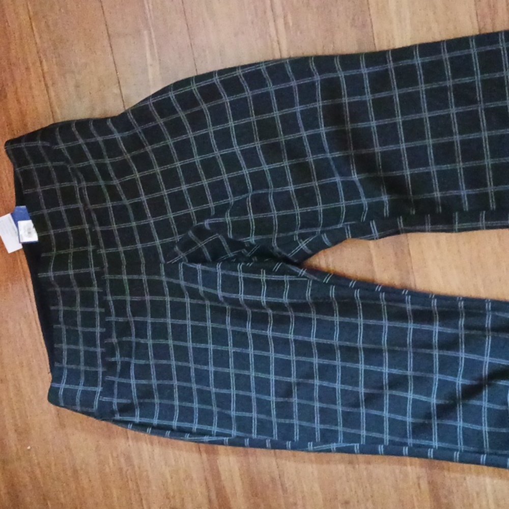 Xlarge Apt 9 bootcut mid rise tummy control pants.